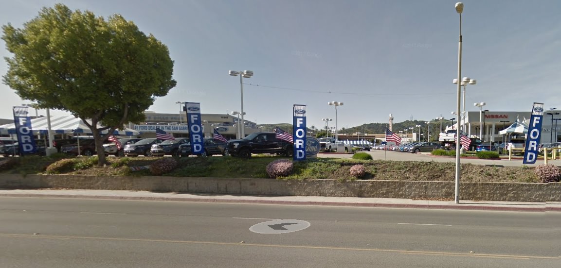 Ford dealership with our rectangle flags