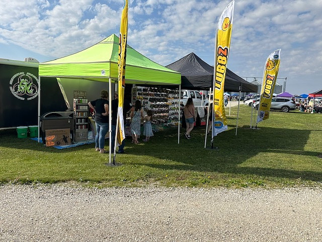 Feather flags at hybrid event